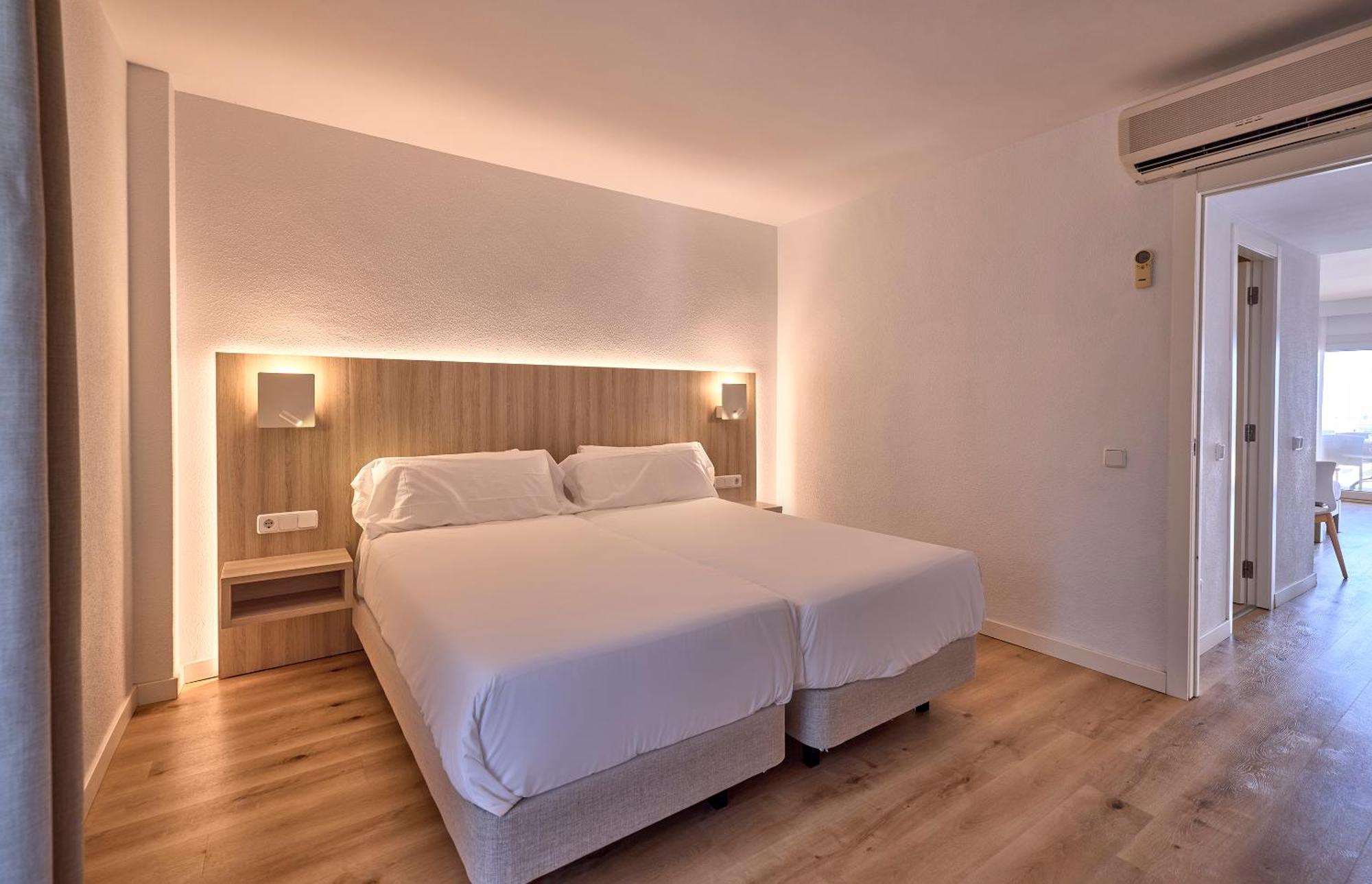 Two-Bedroom Apartment Sea View
